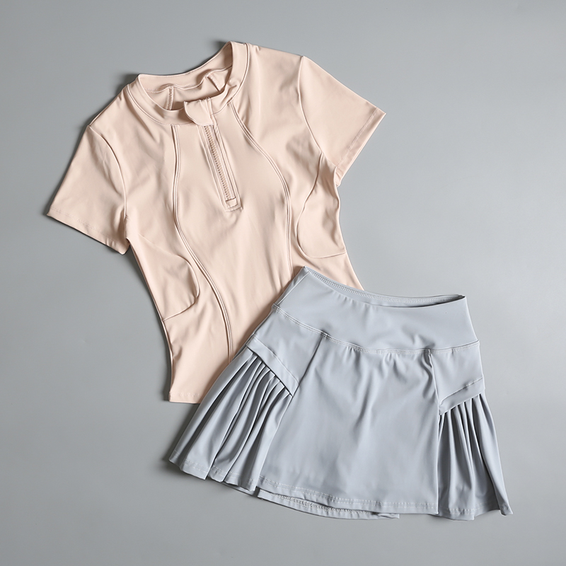 Running sports suit for women  - مراجعة Badminton Junior وسعره