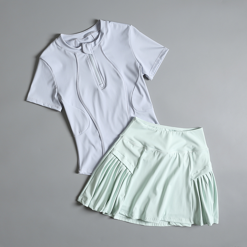 Running sports suit for women  - مراجعة Badminton Junior وسعره