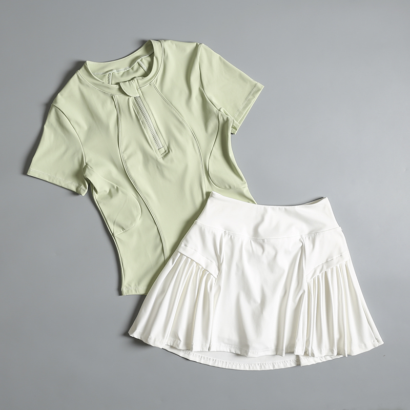 Running sports suit for women  - مراجعة Badminton Junior وسعره